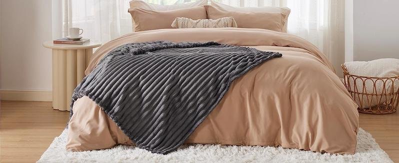 Snuggle Up in Style! ✨ Discover the Ultimate Striped Flannel Fleece Blanket – Your Cozy Companion for Every Season!